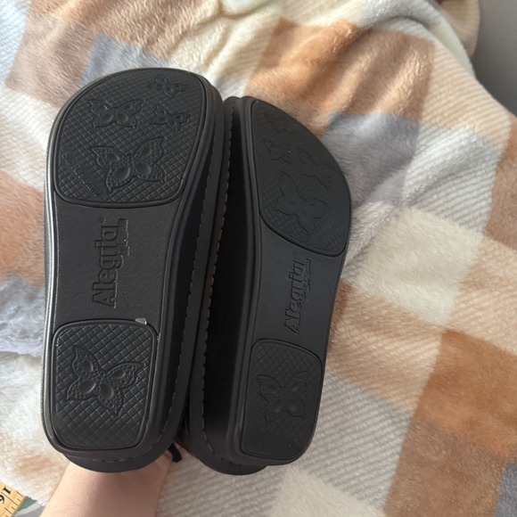 Alegria Paloma Dark Brown Floral Embossed Leather Mary Jane Clogs EU 36 US 6 - Picture 8 of 8